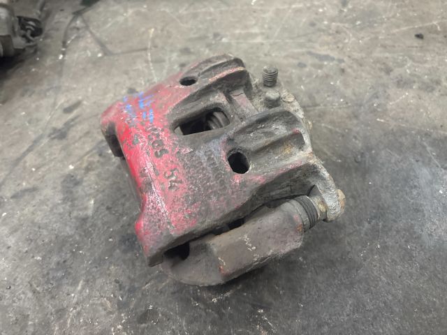 bontott VW TRANSPORTER Jobb első Féknyereg Munkahengerrel