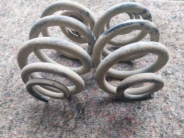 bontott VW TRANSPORTER Hátsó Rugó Pár