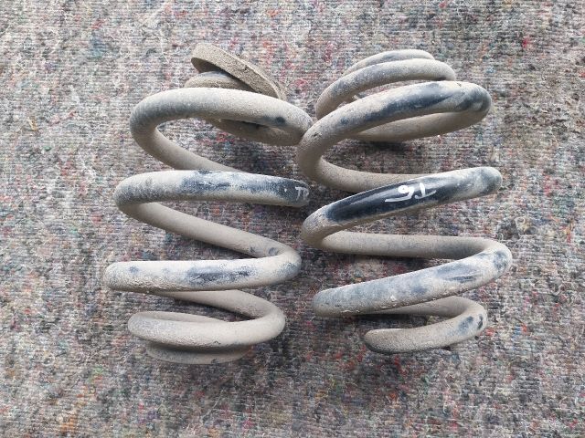 bontott VW TRANSPORTER Hátsó Rugó Pár