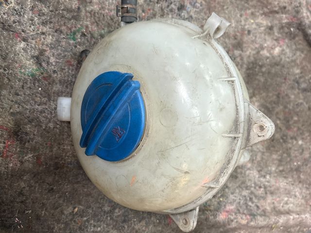 bontott VW TRANSPORTER Kiegyenlítő Tartály