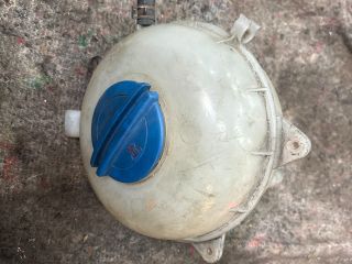 bontott VW TRANSPORTER Kiegyenlítő Tartály