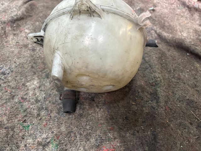 bontott VW TRANSPORTER Kiegyenlítő Tartály