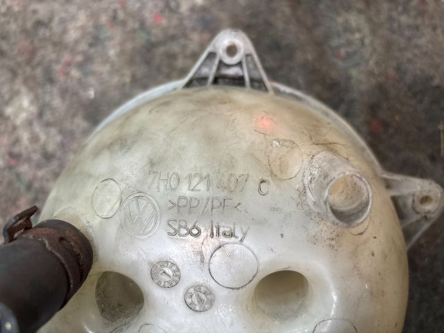 bontott VW TRANSPORTER Kiegyenlítő Tartály