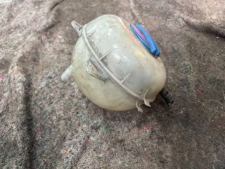 bontott VW TRANSPORTER Kiegyenlítő Tartály