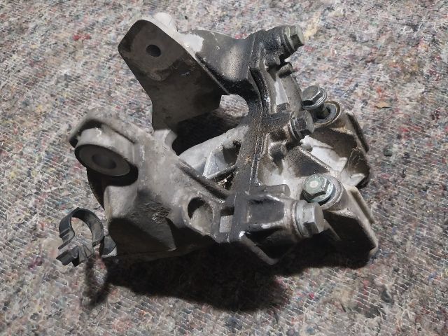 bontott VW TRANSPORTER Motor Tartó Bak (Fém)