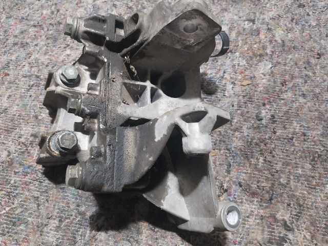 bontott VW TRANSPORTER Motor Tartó Bak (Fém)