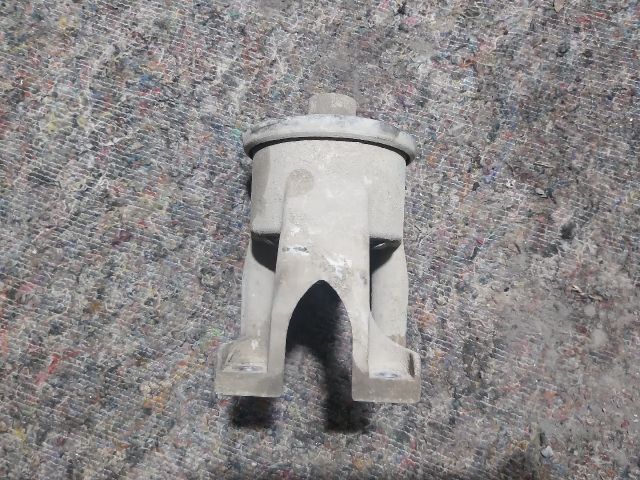 bontott VW TRANSPORTER Motor Tartó Bak (Pozíciófüggetlen)