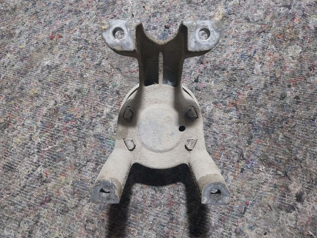 bontott VW TRANSPORTER Motor Tartó Bak (Pozíciófüggetlen)