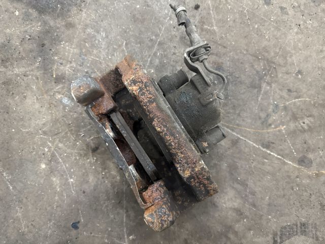 bontott VW TRANSPORTER Bal első Féknyereg Munkahengerrel