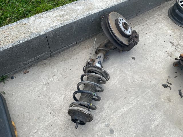 bontott VW TRANSPORTER Bal első Gólyaláb (Lengécsillapító, Rugó)