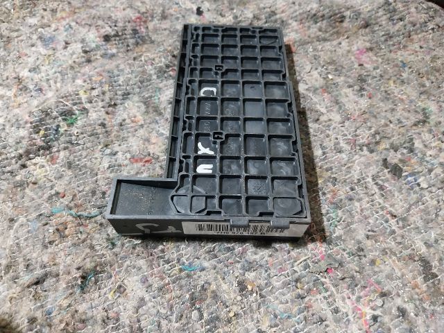 bontott VW TRANSPORTER Biztosítéktábla Motortér