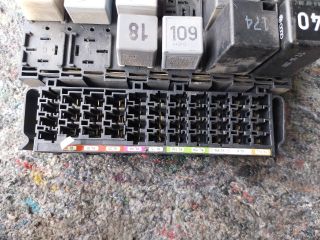 bontott VW TRANSPORTER Biztosítéktábla Motortér