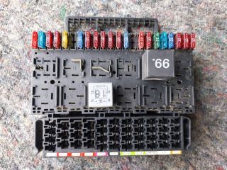 bontott VW TRANSPORTER Biztosítéktábla Motortér