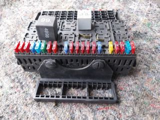 bontott VW TRANSPORTER Biztosítéktábla Motortér