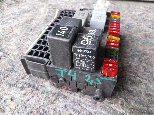 bontott VW TRANSPORTER Biztosítéktábla Motortér