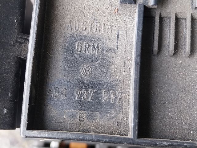 bontott VW TRANSPORTER Biztosítéktábla Motortér