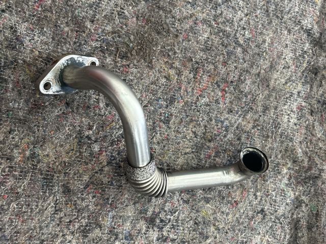 bontott VW TRANSPORTER EGR Hűtő Cső