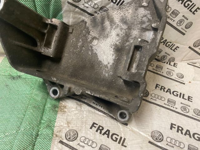 bontott VW TRANSPORTER Generátor Tartó Bak