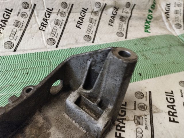 bontott VW TRANSPORTER Generátor Tartó Bak