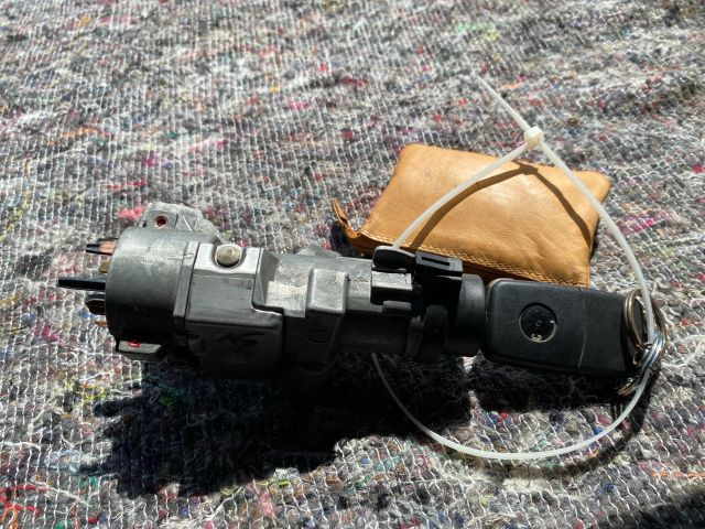 bontott VW TRANSPORTER Gyújtáskapcsoló Házzal