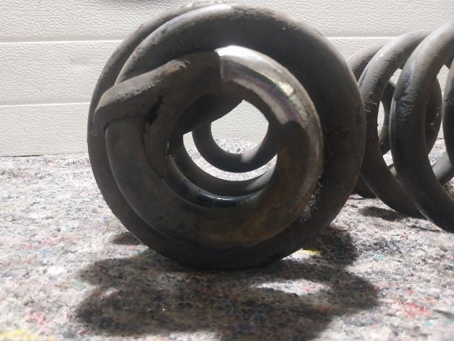 bontott VW TRANSPORTER Hátsó Rugó Pár