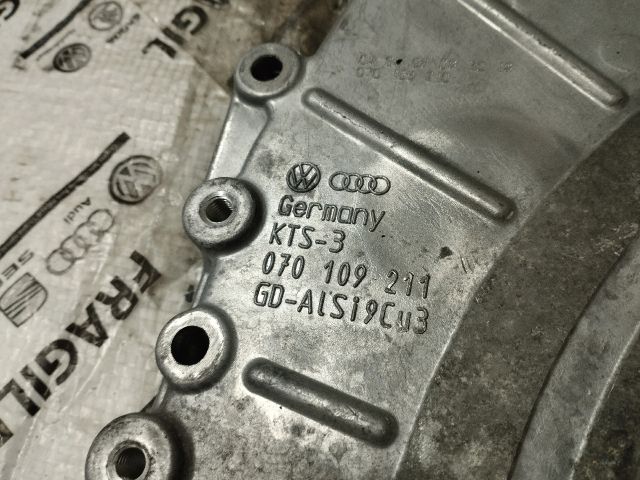 bontott VW TRANSPORTER Hátsó Vezérlés Burkolat