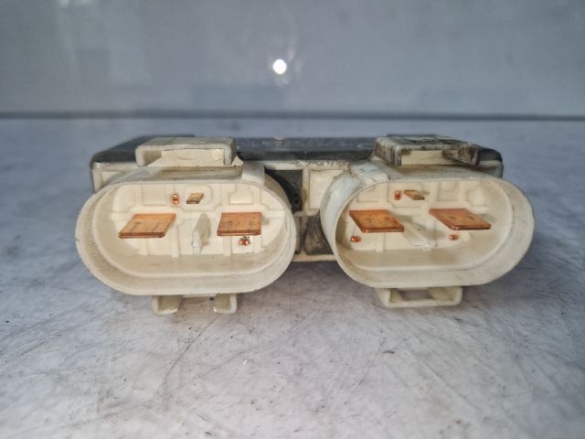 bontott VW TRANSPORTER Hűtőventilátor Relé