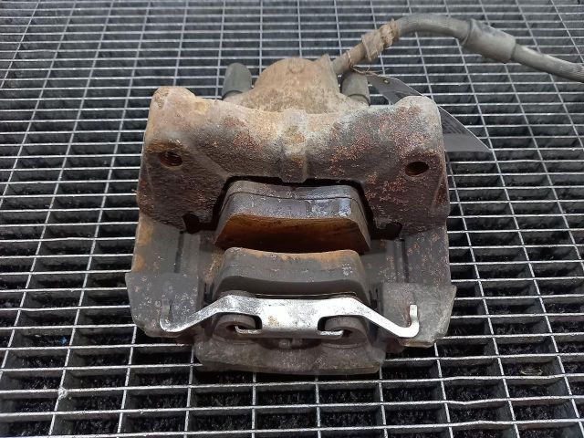 bontott VW TRANSPORTER Jobb első Féknyereg Munkahengerrel