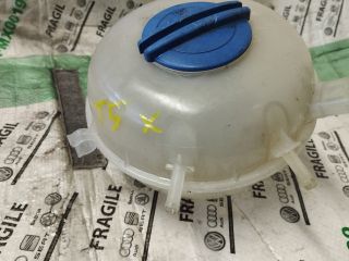 bontott VW TRANSPORTER Kiegyenlítő Tartály