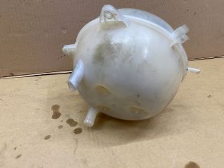 bontott VW TRANSPORTER Kiegyenlítő Tartály