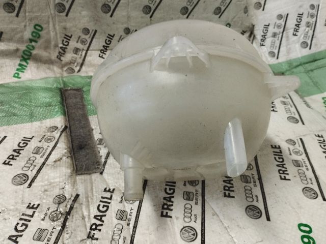 bontott VW TRANSPORTER Kiegyenlítő Tartály