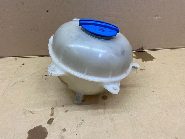 bontott VW TRANSPORTER Kiegyenlítő Tartály