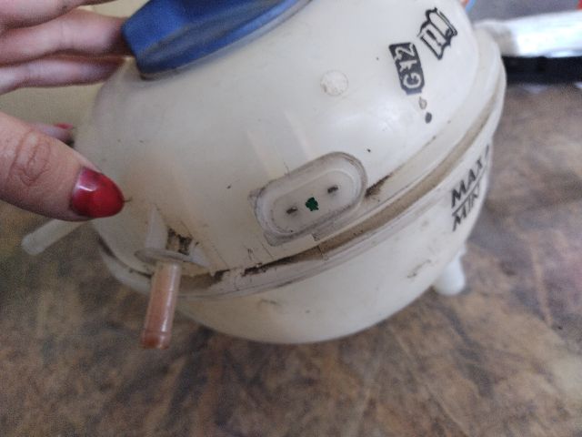 bontott VW TRANSPORTER Kiegyenlítő Tartály