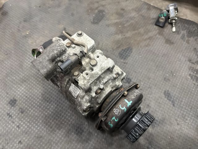 bontott VW TRANSPORTER Klímakompresszor