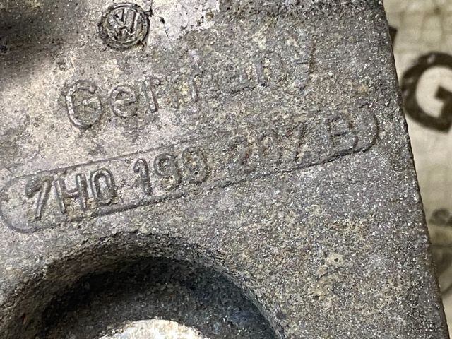 bontott VW TRANSPORTER Motor Tartó Bak (Fém)