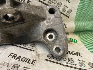 bontott VW TRANSPORTER Motor Tartó Bak (Fém)