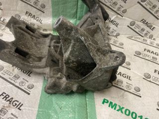 bontott VW TRANSPORTER Motor Tartó Bak (Fém)