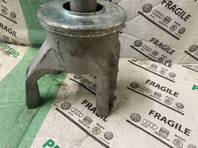 bontott VW TRANSPORTER Motor Tartó Bak (Fém)