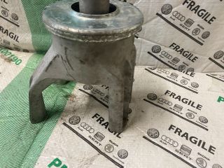 bontott VW TRANSPORTER Motor Tartó Bak (Fém)