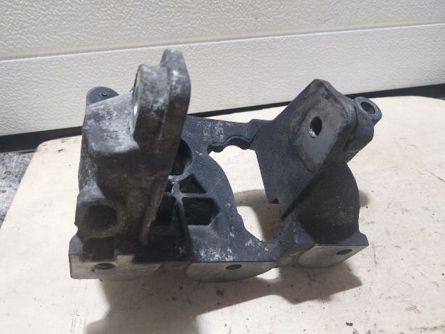 bontott VW TRANSPORTER Motor Tartó Bak (Fém)