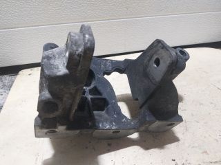 bontott VW TRANSPORTER Motor Tartó Bak (Fém)