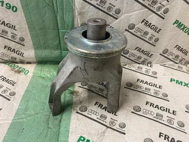 bontott VW TRANSPORTER Motor Tartó Bak (Fém)