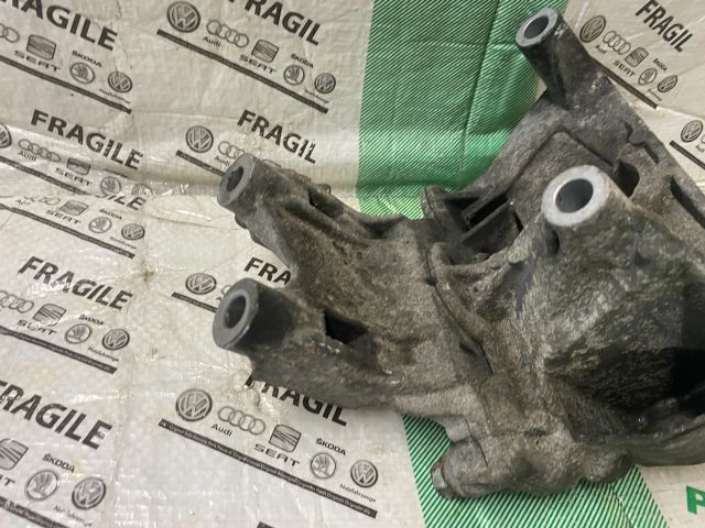 bontott VW TRANSPORTER Motor Tartó Bak (Fém)