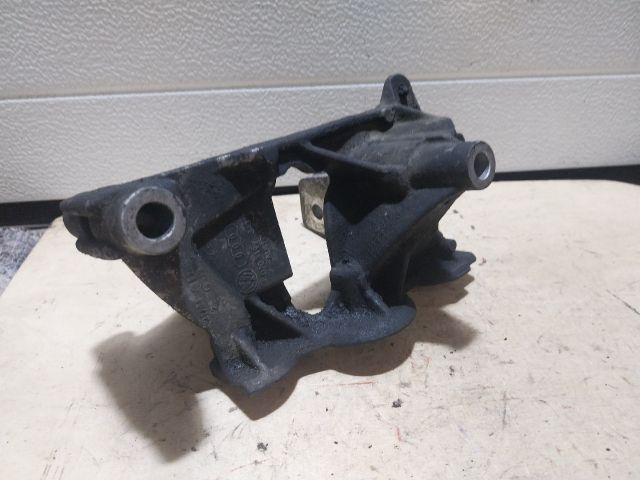 bontott VW TRANSPORTER Motor Tartó Bak (Fém)