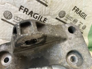 bontott VW TRANSPORTER Motor Tartó Bak (Fém)