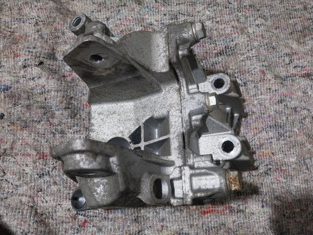 bontott VW TRANSPORTER Motor Tartó Bak (Fém)