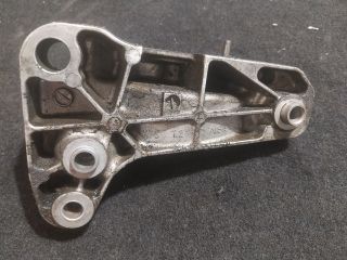 bontott VW TRANSPORTER Motor Tartó Bak Jobb