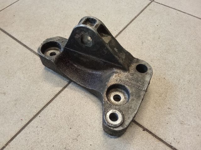 bontott VW TRANSPORTER Motor Tartó Bak (Pozíciófüggetlen)
