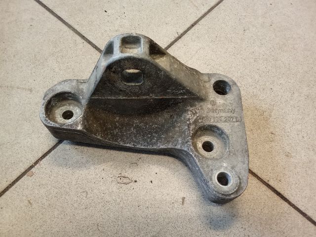 bontott VW TRANSPORTER Motor Tartó Bak (Pozíciófüggetlen)