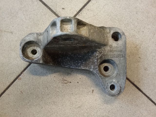 bontott VW TRANSPORTER Motor Tartó Bak (Pozíciófüggetlen)